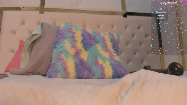 Image 4 of luna_shea Stream on Chaturbate on 8 days ago