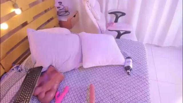 Image 7 of luna_shea Stream on Chaturbate on 1 month ago