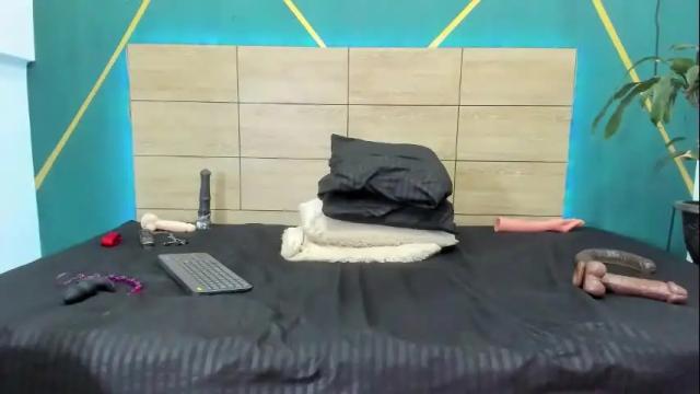 Image 2 of luna_smit_ Stream on Chaturbate on 1 month ago