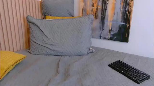 Image 2 of luna_valle Stream on Chaturbate on 10 days ago