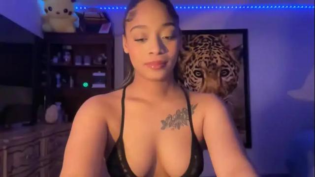Image 11 of lunaa_11 Stream on Chaturbate on 1 month ago