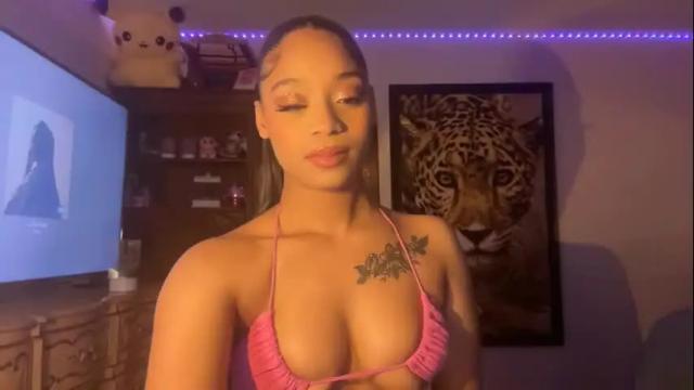 Image 2 of lunaa_11 Stream on Chaturbate on 3 months ago