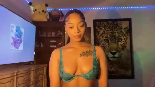 Image 3 of lunaa_11 Stream on Chaturbate on 3 months ago