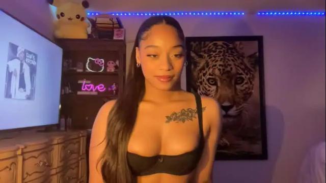 Image 3 of lunaa_11 Stream on Chaturbate on 2 months ago