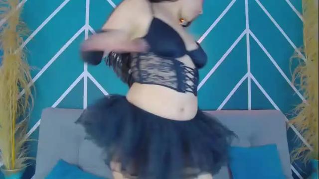 Image 11 of lunaa_lovve Stream on Chaturbate on 7 months ago