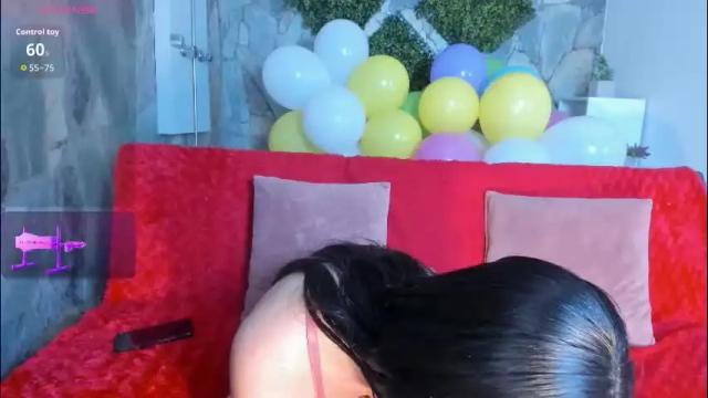 Image 2 of lunaa_lynch Stream on Chaturbate on 1 month ago