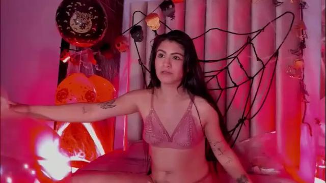 Image 6 of lunaa_lynch Stream on Chaturbate on 12 days ago