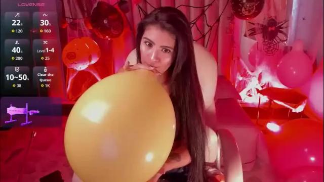 Image 2 of lunaa_lynch Stream on Chaturbate on 10 days ago