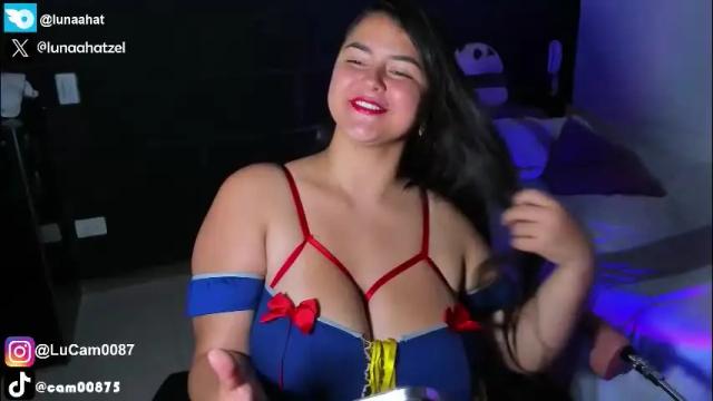 Image 10 of lunaahatzel Stream on Chaturbate on 2 months ago