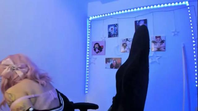 Image 7 of lunacristal_moon Stream on Chaturbate on 10 days ago