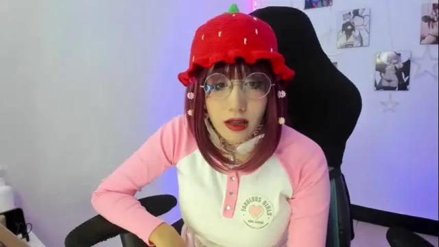 Image 10 of lunacristal_moon Stream on Chaturbate on 5 days ago