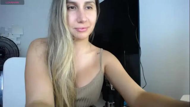 Image 4 of lunagardners Stream on Chaturbate on 3 months ago