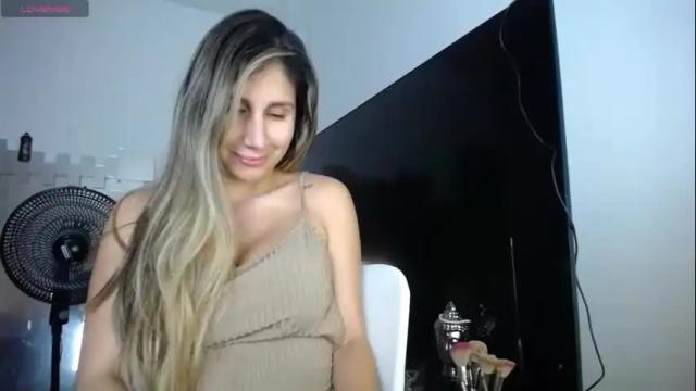 Image 6 of lunagardners Stream on Chaturbate on 3 months ago