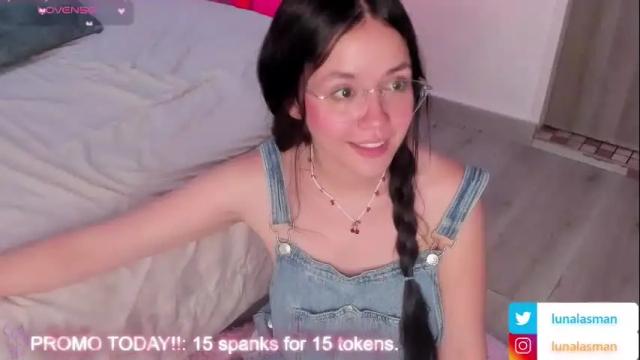 Image 4 of lunalasman Stream on Chaturbate on 3 days ago