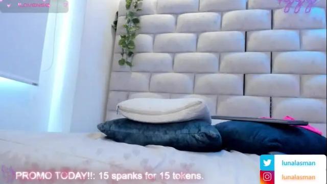 Image 3 of lunalasman Stream on Chaturbate on 2 days ago