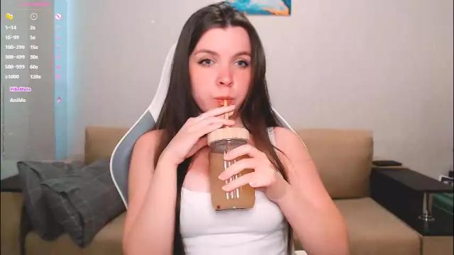 Image 2 of lunalovesuu Stream on Chaturbate on 2 months ago