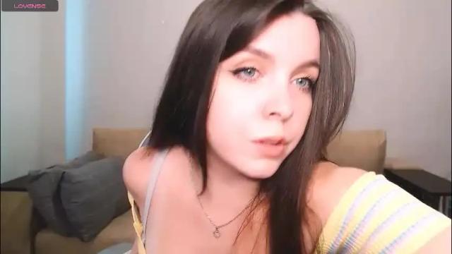 Image 12 of lunalovesuu Stream on Chaturbate on 2 months ago