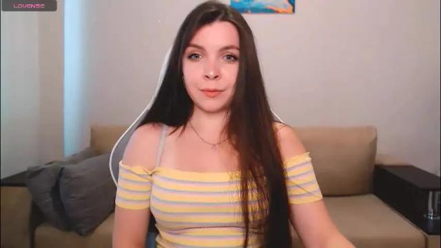 Image 3 of lunalovesuu Stream on Chaturbate on 2 months ago