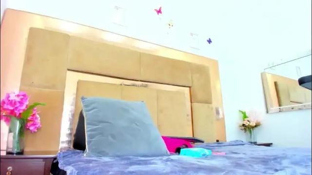 Image 3 of lunaluvxx Stream on Chaturbate on 7 months ago