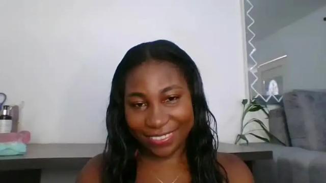 Image 2 of lunaluvxx Stream on Chaturbate on 5 months ago