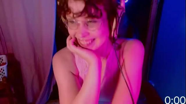 Image 12 of lunaoddity Stream on Chaturbate on 13 days ago