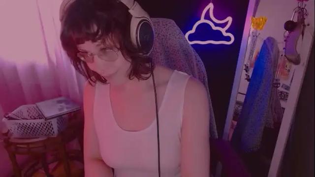 Image 3 of lunaoddity Stream on Chaturbate on 12 days ago