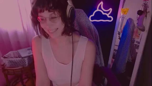 Image 4 of lunaoddity Stream on Chaturbate on 12 days ago