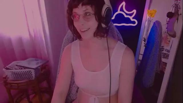 Image 7 of lunaoddity Stream on Chaturbate on 12 days ago