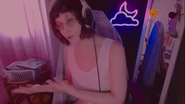 Image 8 of lunaoddity Stream on Chaturbate on 12 days ago