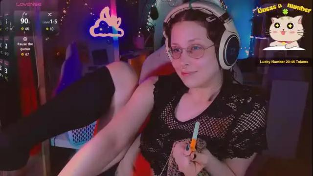 Image 10 of lunaoddity Stream on Chaturbate on 3 months ago