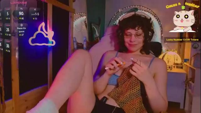 Image 2 of lunaoddity Stream on Chaturbate on 3 months ago