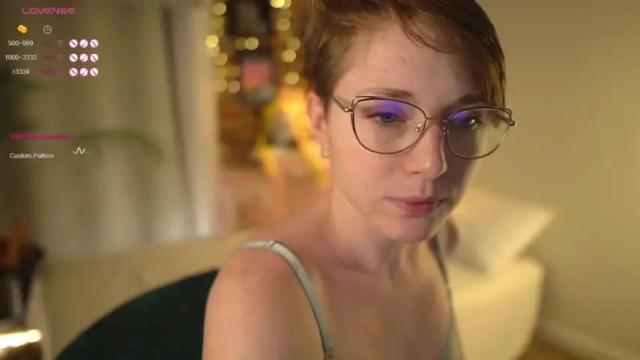 Image 4 of lunar_girl Stream on Chaturbate on 21 months ago