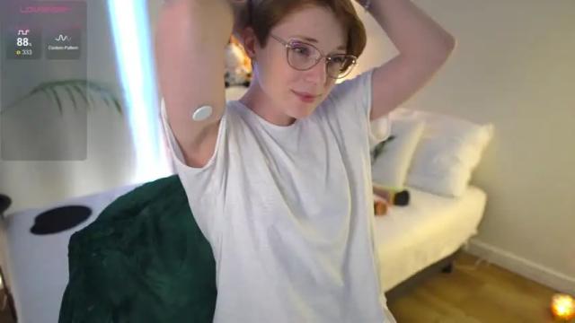 Image 10 of lunar_girl Stream on Chaturbate on 21 months ago