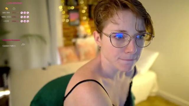 Image 3 of lunar_girl Stream on Chaturbate on 21 months ago