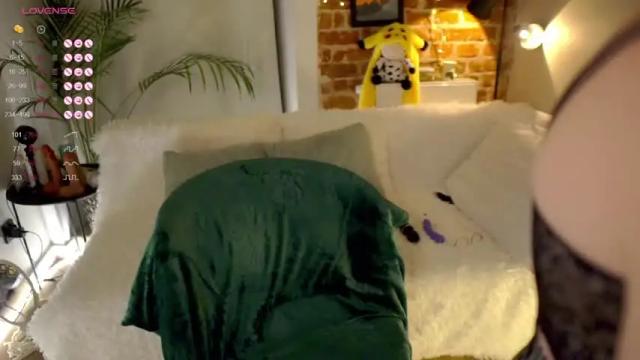 Image 8 of lunar_girl Stream on Chaturbate on 20 months ago