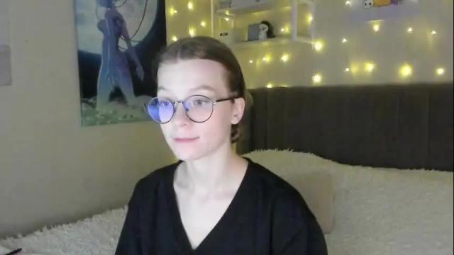 Image 12 of lunar_sofia Stream on Chaturbate on 2 months ago