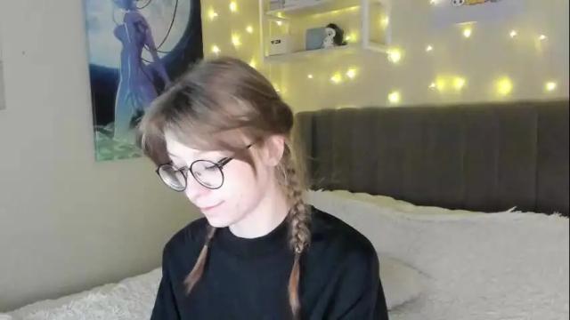 Image 4 of lunar_sofia Stream on Chaturbate on 2 months ago