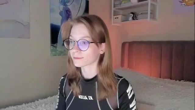 Image 2 of lunar_sofia Stream on Chaturbate on 1 month ago