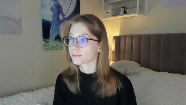 Image 7 of lunar_sofia Stream on Chaturbate on 23 days ago