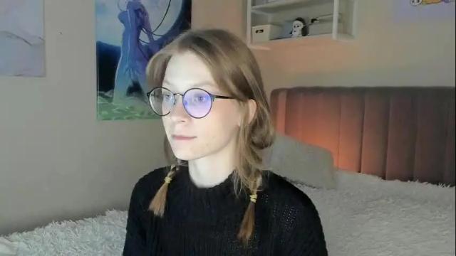Image 10 of lunar_sofia Stream on Chaturbate on 15 days ago