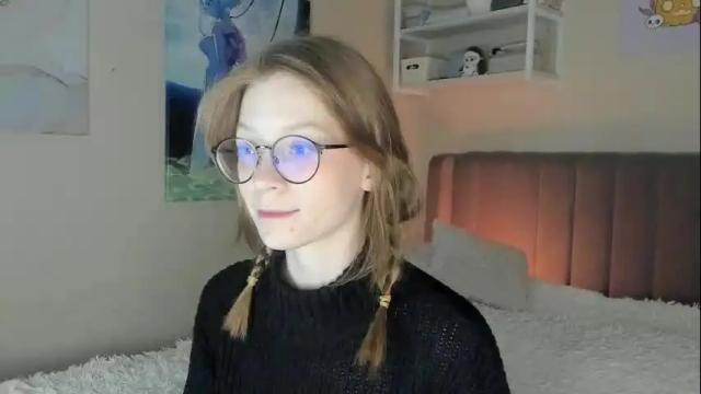 Image 2 of lunar_sofia Stream on Chaturbate on 15 days ago