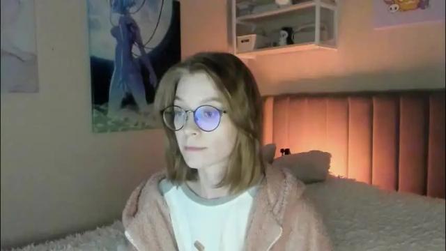 Image 3 of lunar_sofia Stream on Chaturbate on 1 month ago