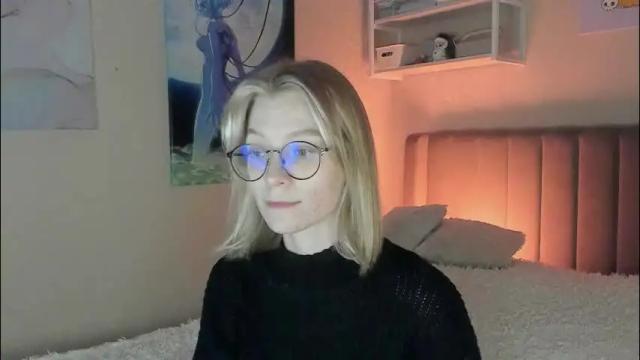Image 7 of lunar_sofia Stream on Chaturbate on 1 month ago