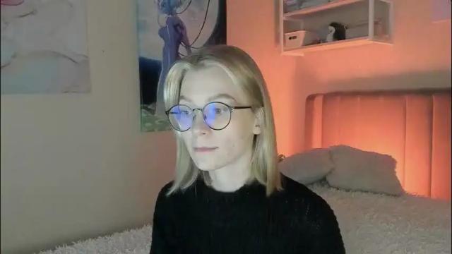 Image 4 of lunar_sofia Stream on Chaturbate on 1 month ago