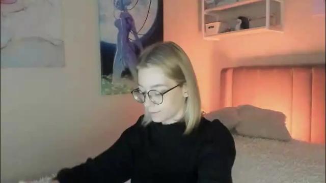 Image 7 of lunar_sofia Stream on Chaturbate on 1 month ago
