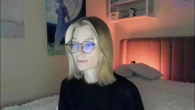 Image 11 of lunar_sofia Stream on Chaturbate on 1 month ago