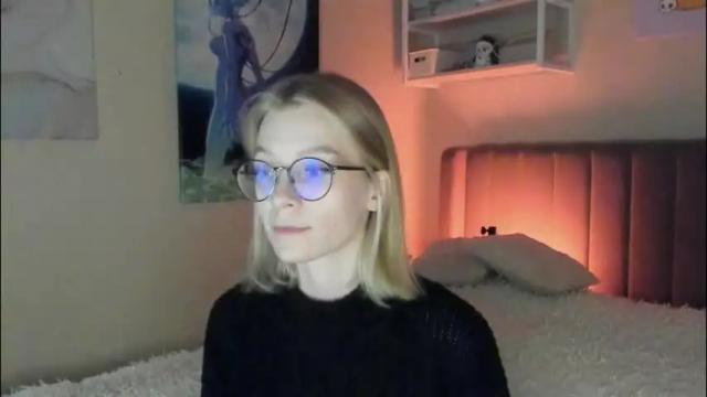 Image 4 of lunar_sofia Stream on Chaturbate on 1 month ago