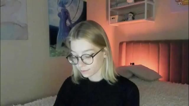 Image 6 of lunar_sofia Stream on Chaturbate on 1 month ago