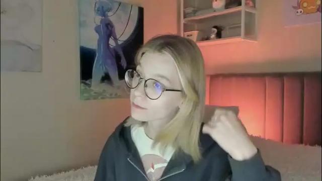 Image 11 of lunar_sofia Stream on Chaturbate on 1 day ago