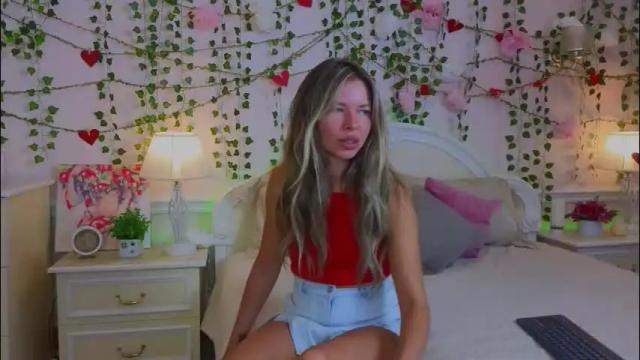 Image 3 of lunarishi Stream on Chaturbate on 1 month ago